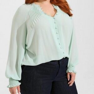 NWT TORRID Women's Plus Size‎ Georgette
Smocked Blouson Sleeve Blouse 4X Green
